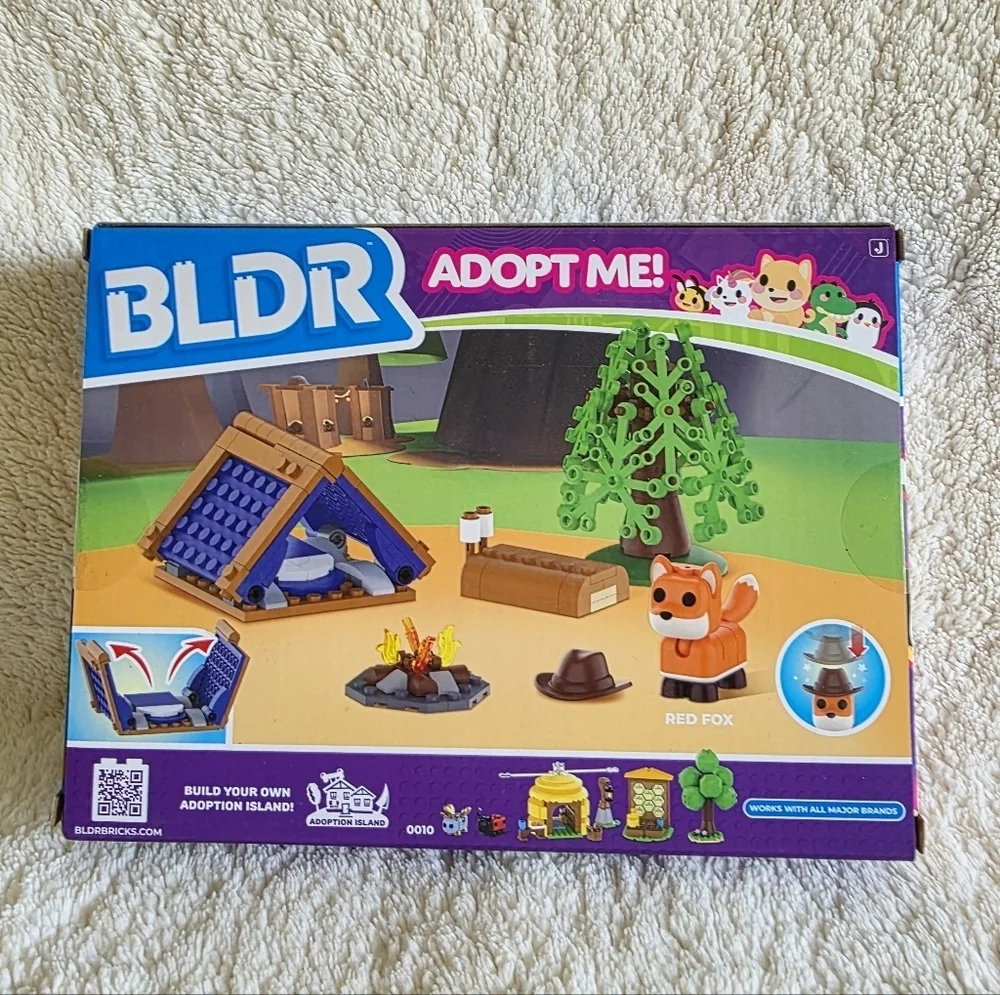 New BLDR Roblox Adopt Me Red Fox & Campsite 139 piece Building Set with Code